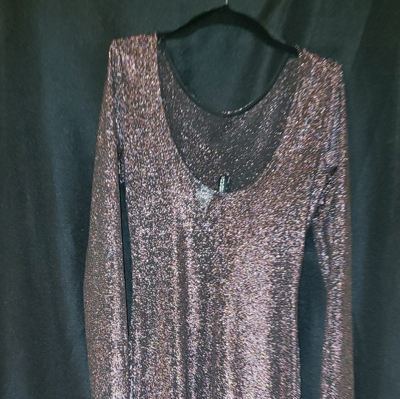 Sexy sparkly bodycon holiday dress - Picture 4 of 5